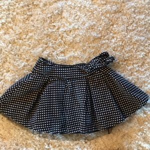 Gap Black skirt. Lined and tule layers. EUC 3T 🎈